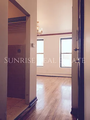 Rented by Sunrise Real Estate | media 33
