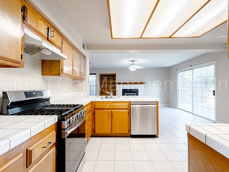 8004 Rushing River Ct — Photo 7