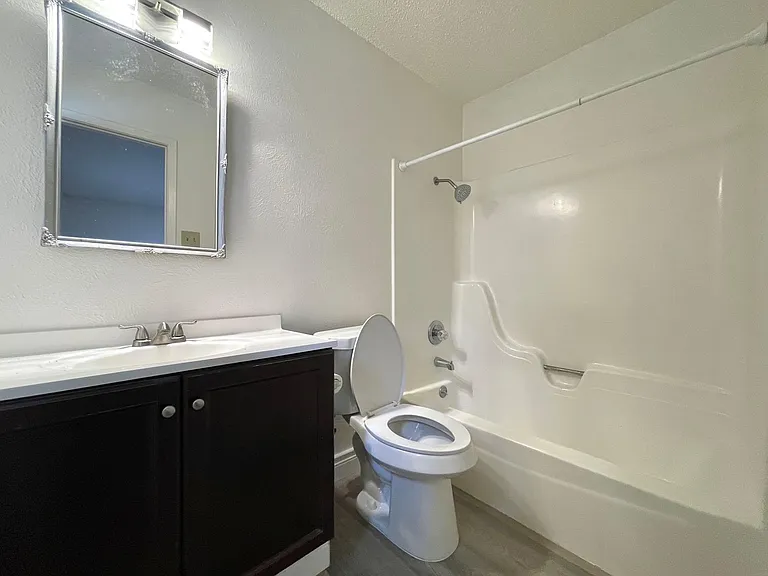 1729 Cricket Hollow Dr — Photo 6