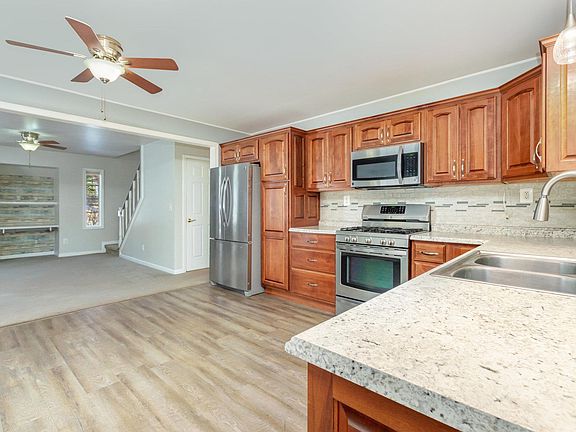 4th image of 650 Linda Dr