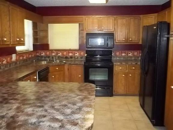 3rd image of 94 Mills Dr