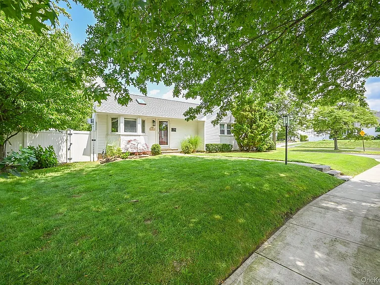 5 Cheshire Ave — Photo 2
