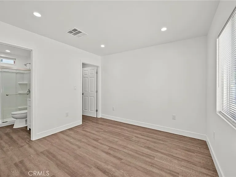 10556 Laurel Canyon Blvd — Photo 11