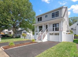 133 Longdean Rd, Fairfield, CT 06824