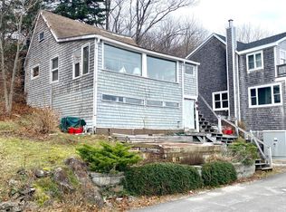 33 Cottage Ave, Owls Head, ME 04854