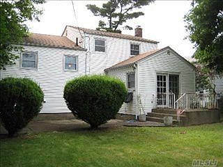 2nd image of 8 Garnet Ln