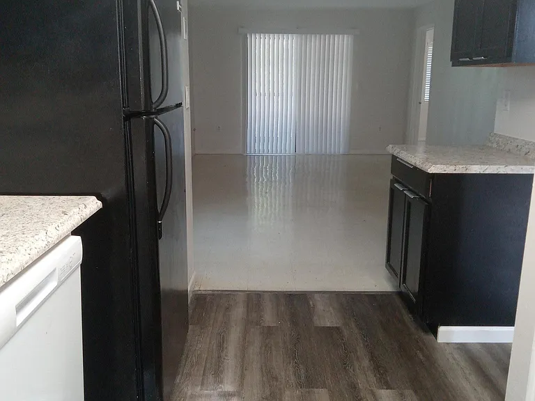 2541 S Myrtle Ave #C — Photo 7