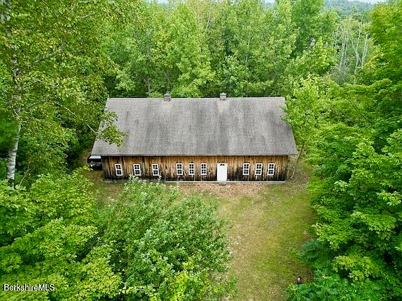 2nd image of 14 Blue Hill Rd