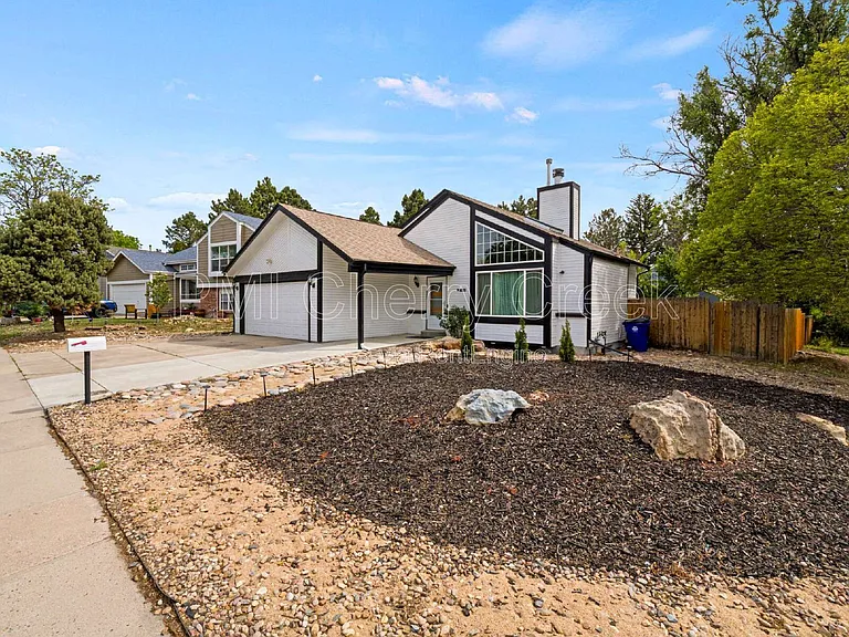 15163 E Walsh Dr — Photo 2