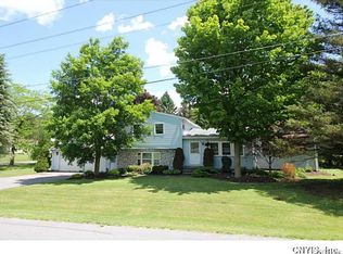 18 Cambridge Ave, Morrisville, NY 13408