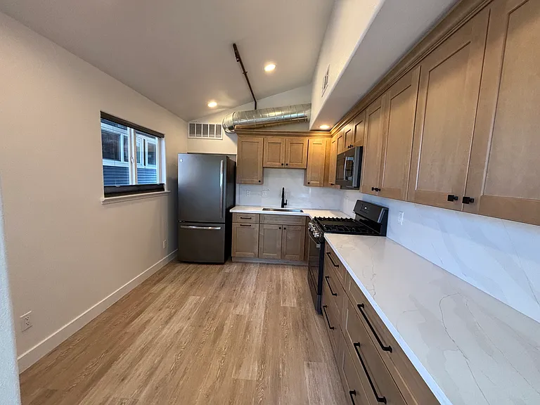 full kitchen