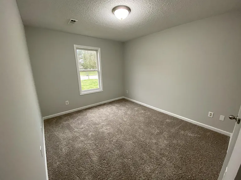 107 Ann Bradley Dr — Photo 7