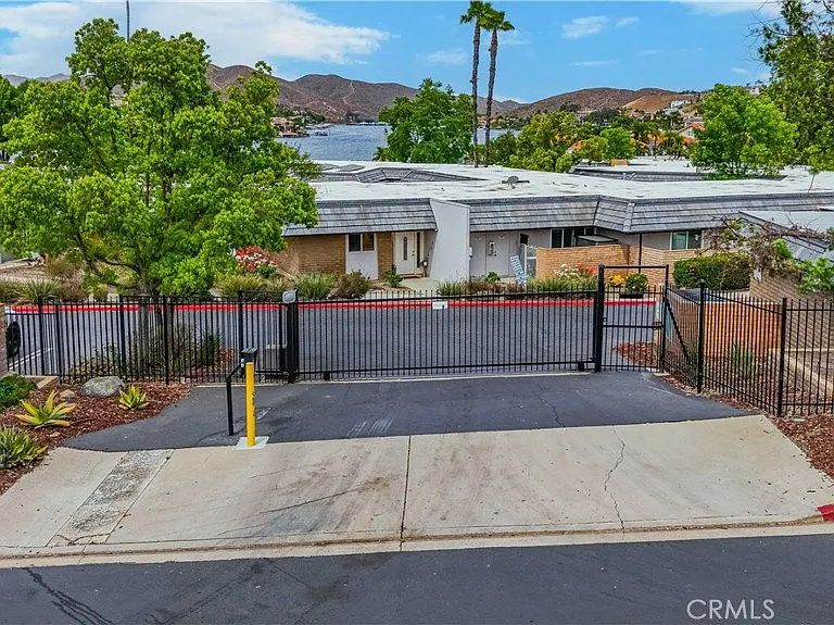 22392 Canyon Club Dr — Photo 36