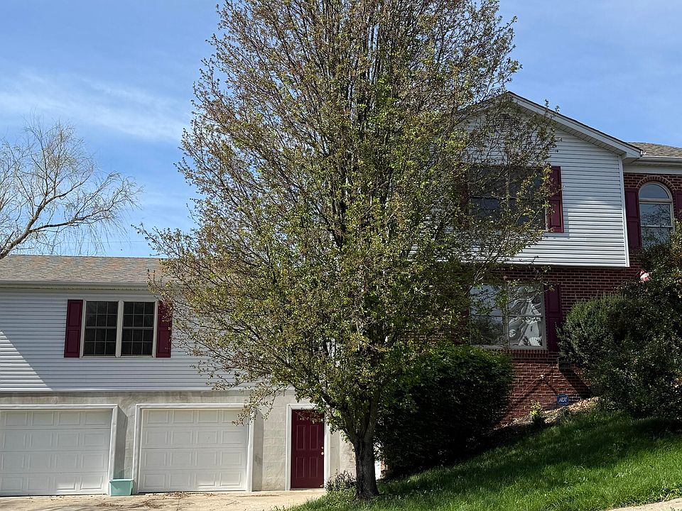 1st image of 206 Rookwood Ct