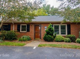 925 21st Ave NE, Hickory, NC 28601