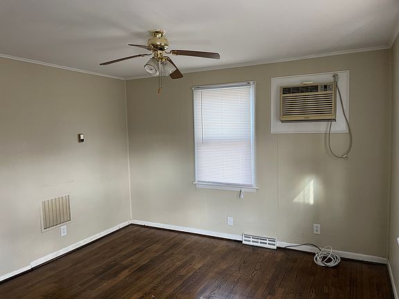 2nd image of 1206 Hilton Pl