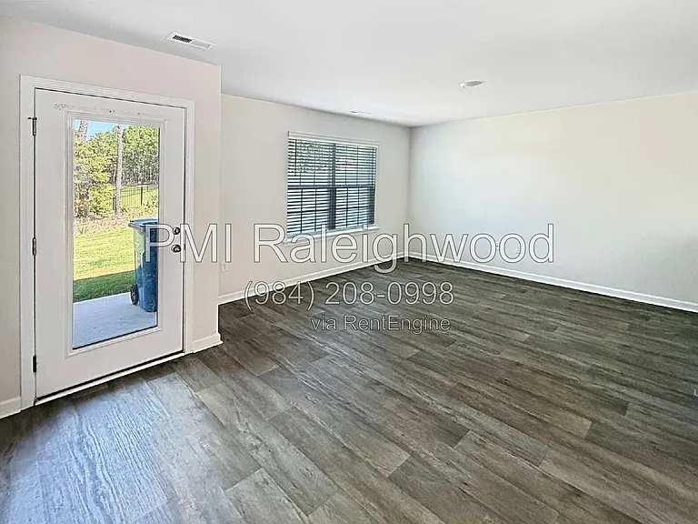 2301 Gracie Ln — Photo 8