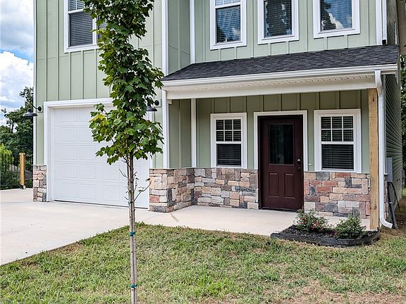 4th image of 4 McHugh Ln