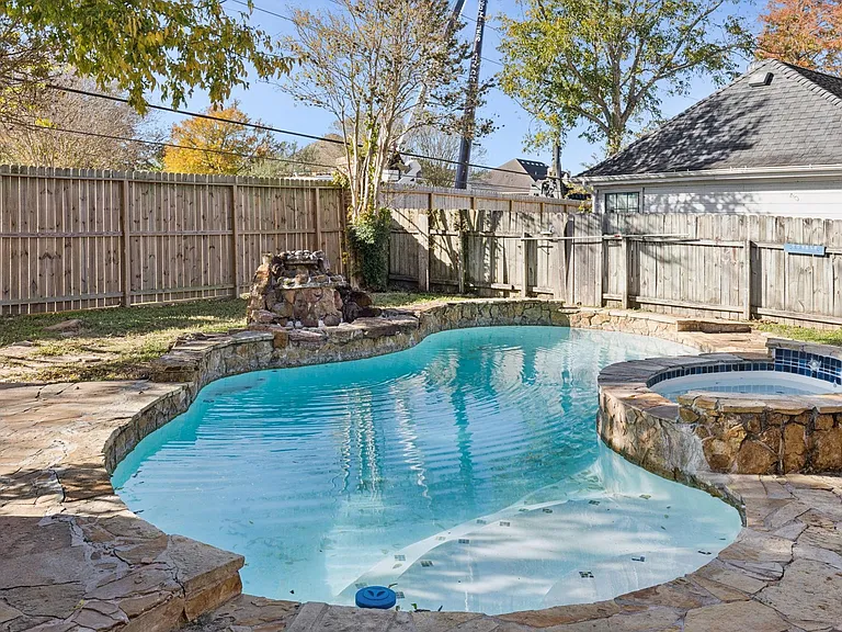 14819 Walbrook Dr — Photo 39
