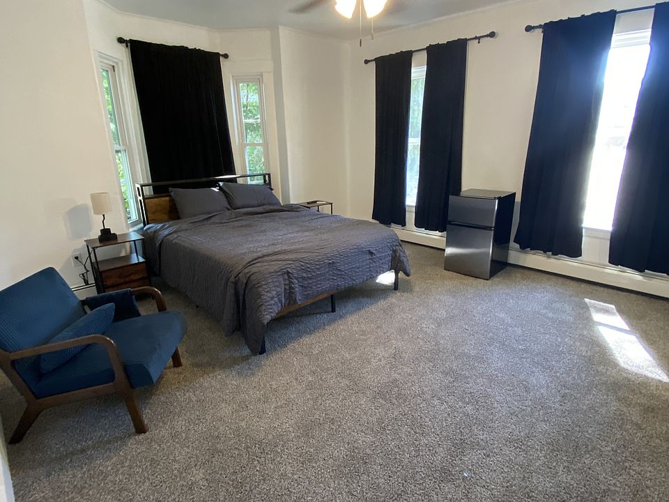 1st image of 54 High St #1