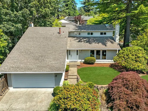 15025 NW Oak Hills Dr, Beaverton, OR 97006