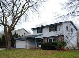 521 Partridge Ct, West Bend, WI 53072