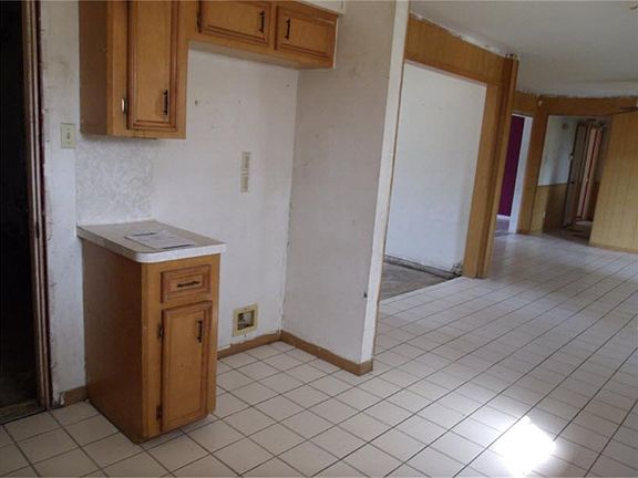 4th image of 4215 Tidewater Dr