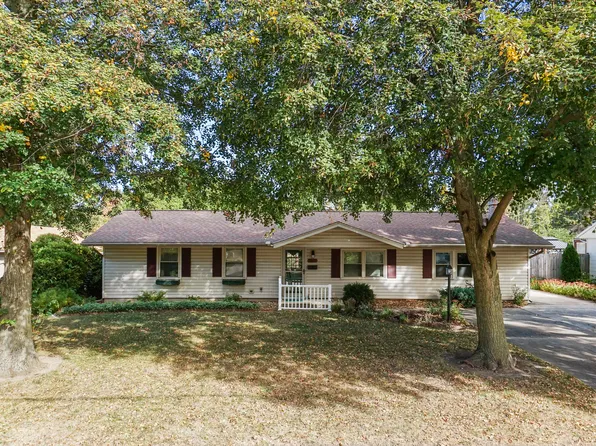 208 E Lincoln St, Normal, IL 61761
