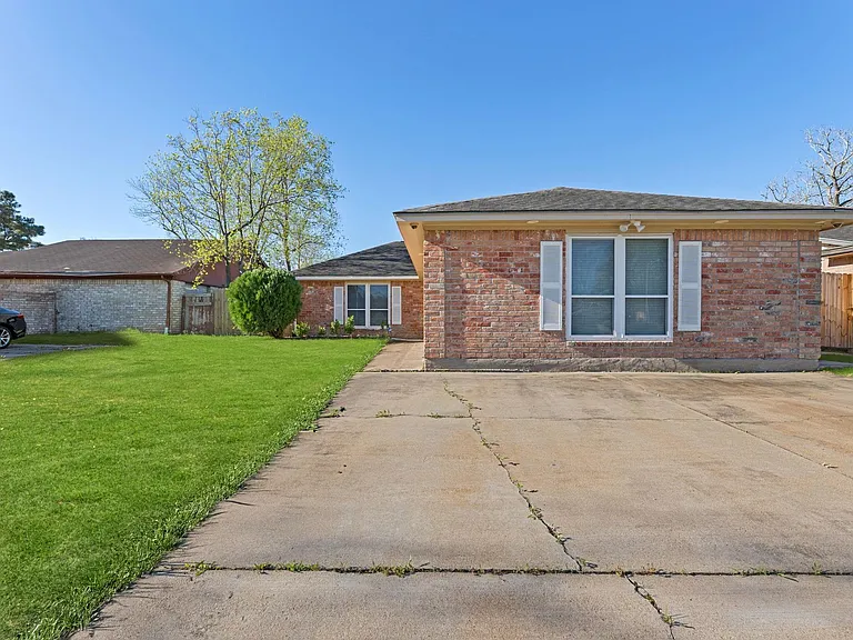 5211 Court Rd — Photo 29