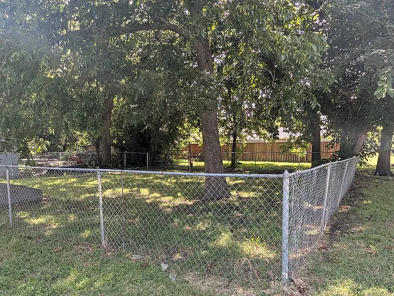 320 N Colbert St — Photo 5