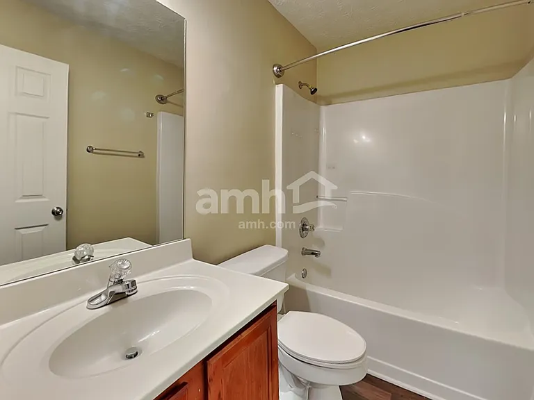 616 Laurel Bnd — Photo 12