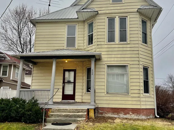 308 3rd Ave E, Oskaloosa, IA 52577