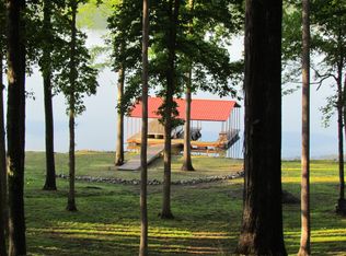 770 Driftwood Dr, Lobelville, TN 37097