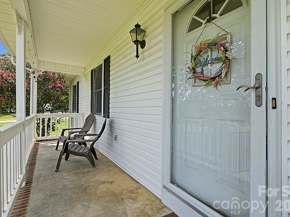 3rd image of 34295 Springdale Dr