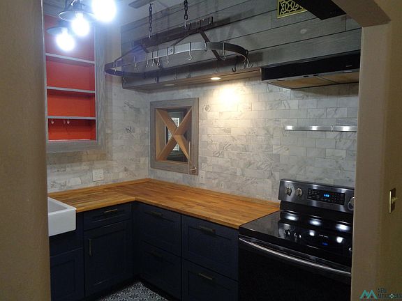 4th image of 613 N Halagueno St
