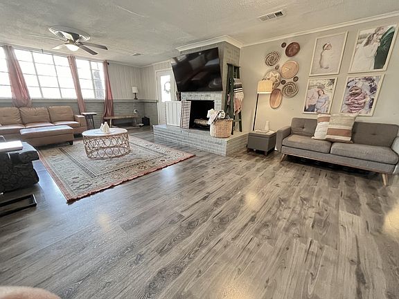 3rd image of 105 Georgia Ave