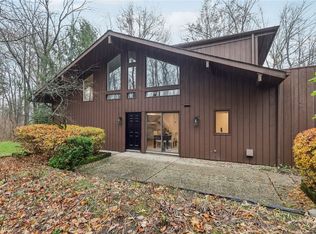 1944 Pine Dr, Kent, OH 44240