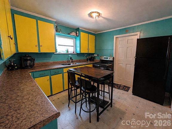 2nd image of 731 Finley Rd