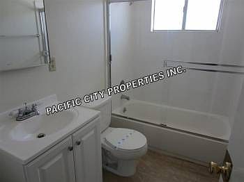 5th image of 2208 College Ave APT 5