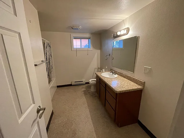 1481 Northern Ave — Photo 5