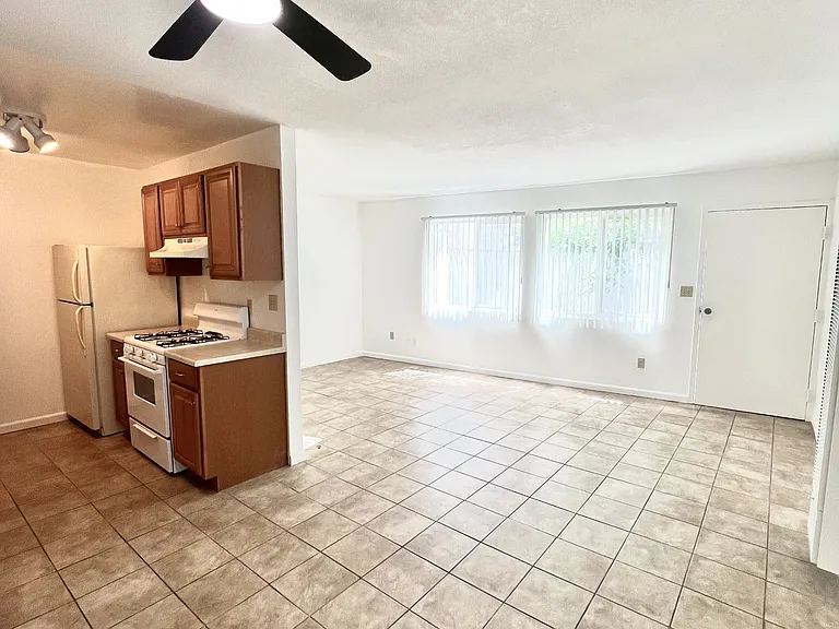 2240 W Dunlop St — Photo 3