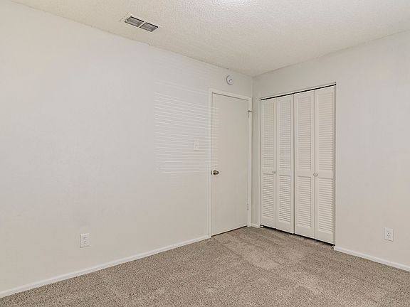 3rd image of 4722 Tammy Dr