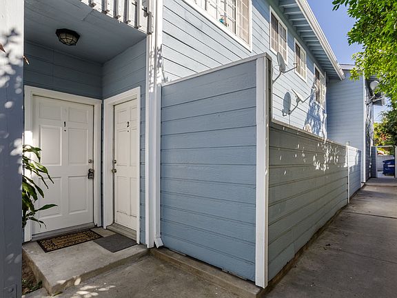 3rd image of 5628 Colfax Ave #1