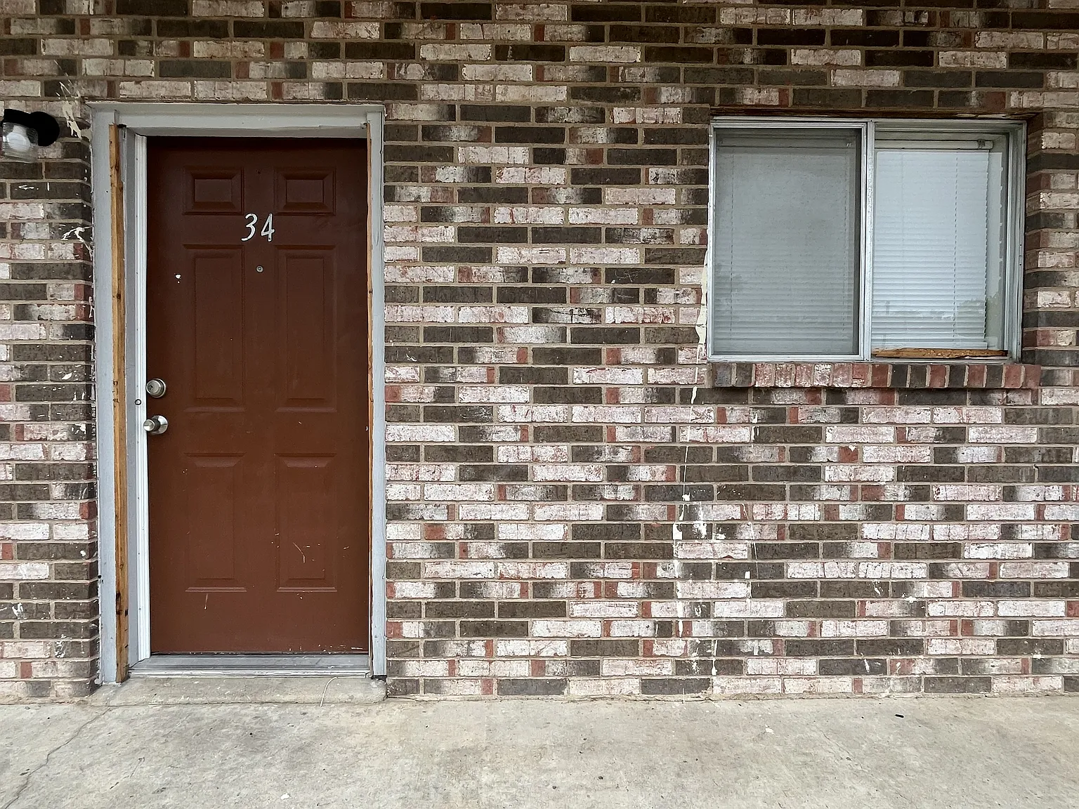 1015 Wells Circle - 34 — Photo 2