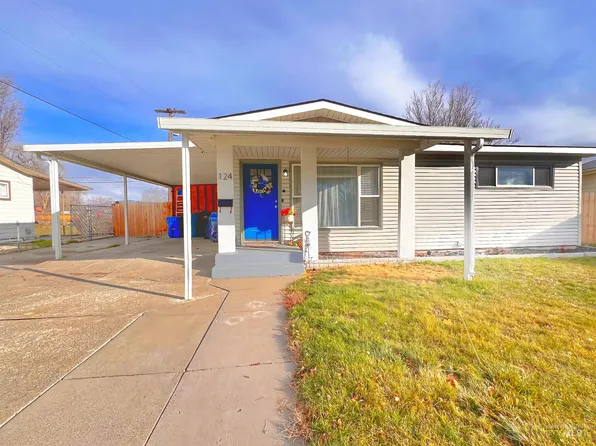 124 Baker Dr, Mountain Home, ID 83647