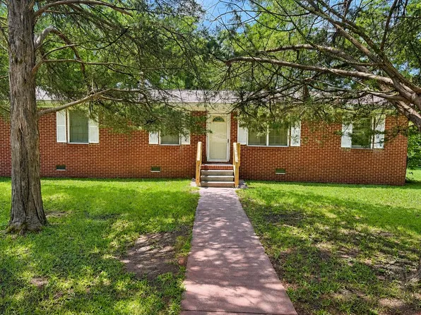 746 Seneca St, Calhoun Falls, SC 29628