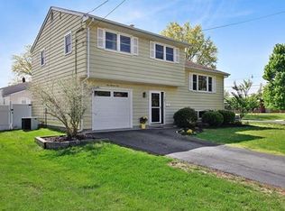 904 Hazelwood Ave, Middlesex, NJ 08846