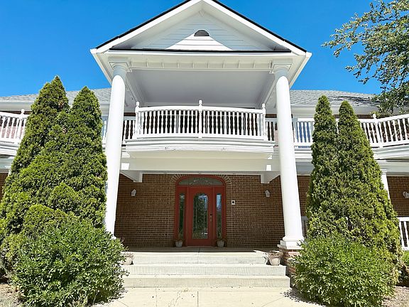 3rd image of 7211 Rooses Dr