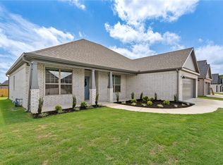 711 Bonnie St, Bentonville, AR 72713