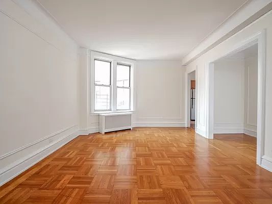 1st image of 910 W End Ave APT 12D